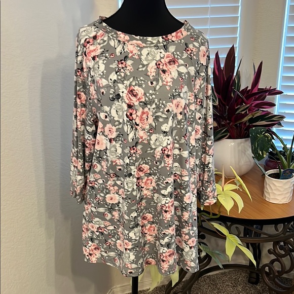 Pink & Grey Relaxed Blouse with Floral Design Size XXL NWOT - Picture 4 of 8